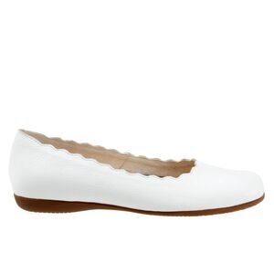 Trotters Womens Sabine White Shoes (NWT)